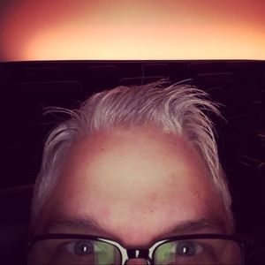 Meet your Posher, Ellis